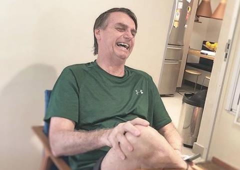 Oportunistas que se anunciam ministros já estão fora, afirma Bolsonaro