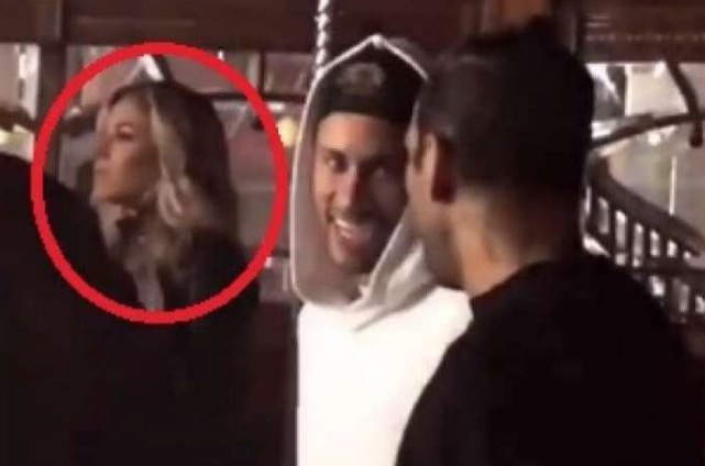  Neymar surge ao lado de loira gata misteriosa show de Thiaguinho em Paris  