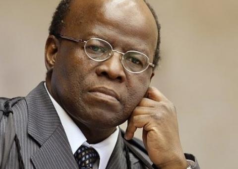 Joaquim Barbosa declara voto em Fernando Haddad