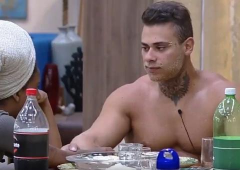 A Fazenda 10: Léo Stronda deixa participantes chocados ao sugerir consumo de heroína