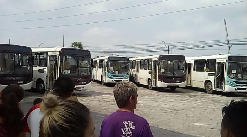 Com ônibus gratuitos, usuários do transporte coletivo denunciam linhas paradas em Manaus