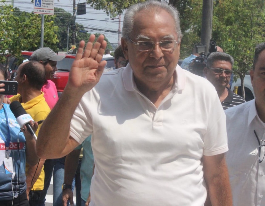 Amazonino vota em Manaus: ‘Cumprimos com a nossa obrigação’