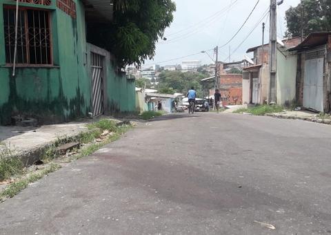 Andando em rua de Manaus, pedreiro é morto a tiros por duplas em moto