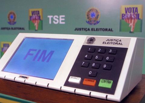 1.956 urnas são substituídas pelo País e 35 pessoas foram presas, aponta TSE