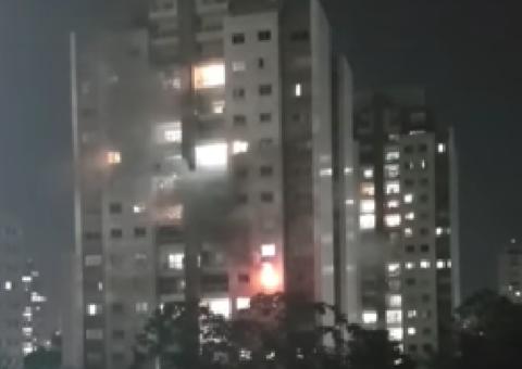 Fogo destrói apartamento no Residencial Mundi e moradores passam mal com fumaça