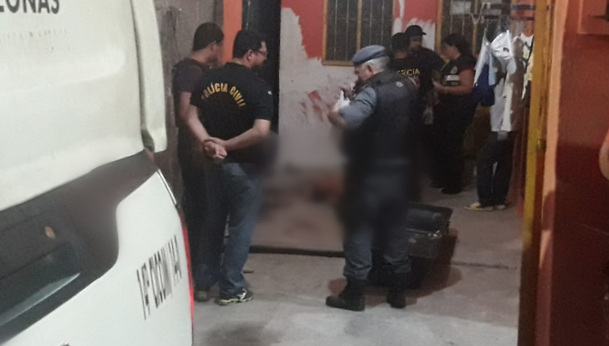 Jovens travam luta corporal com dupla e acabam mortos com 11 tiros em Manaus