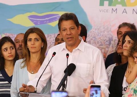 Um dia após derrota, Haddad deseja 'sucesso' a Bolsonaro pelo Twitter