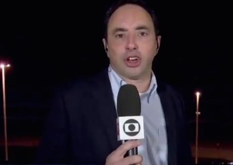 Repórter da Globo leva susto ao vivo com barulho de fogos, vídeo