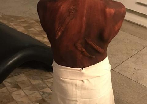 Mulher é criticada ao 'fantasiar' filho de escravo para festa de Halloween