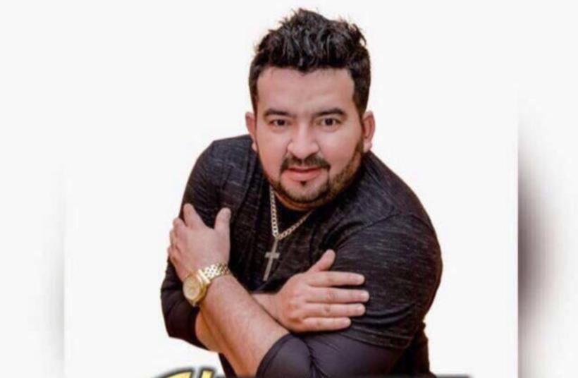 Rei do arrocha: Guto Lima comemora aniversário com super show no Pé de Serra do Moai