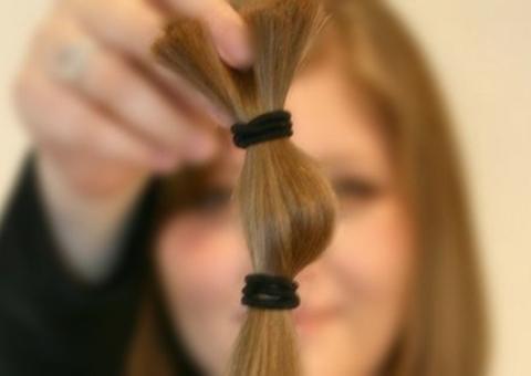 Lar das Marias recebe doação de cabelos para confecção de perucas