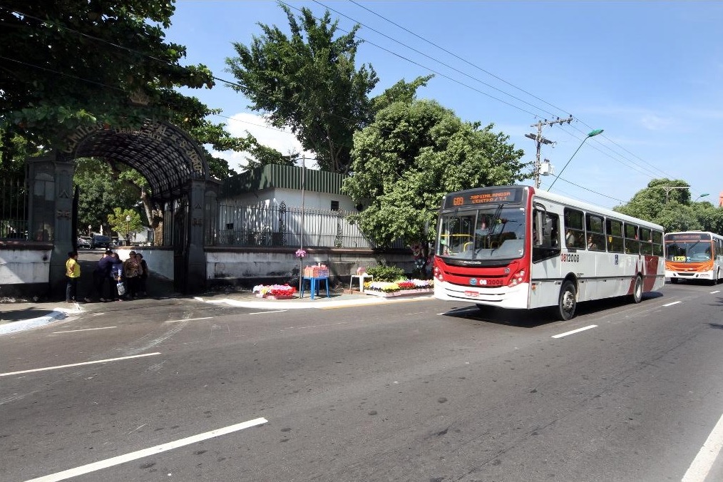 Frota de ônibus contará com linhas extras no Feriado de Finados em Manaus 