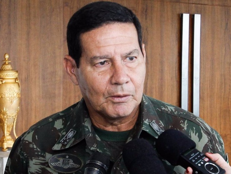 ‘Choro de perdedores’, diz Mourão sobre temor pelo futuro da democracia