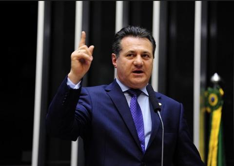 Deputado quer fim de pesquisas eleitorais: 'erraram muito'