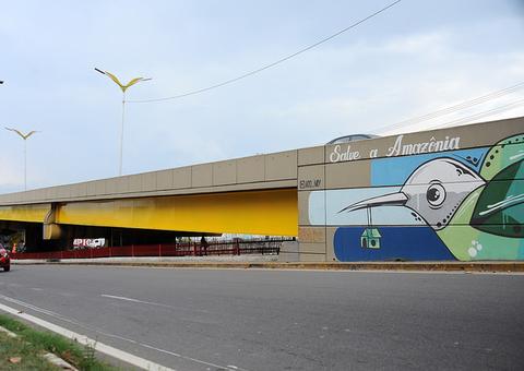 Viadutos e passagens de nível passam por revitalização em Manaus
