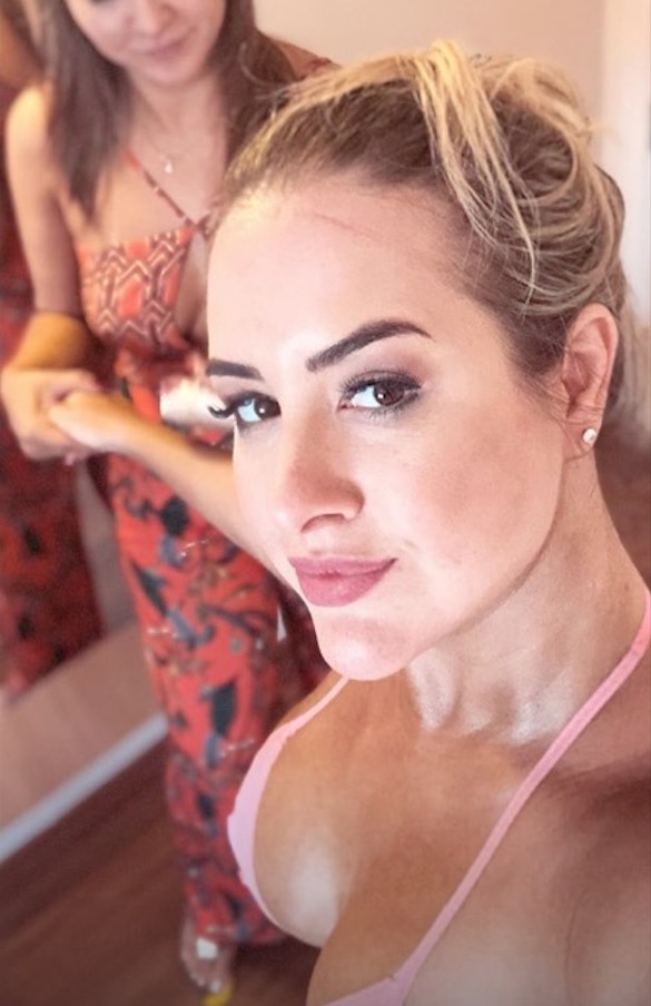 Após recauchutagem, Patrícia Leitte exibe corpão com biquíni de fita