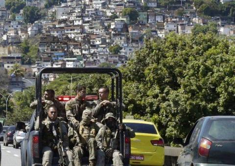 Saiba como são treinados os snipers que Witzel quer usar em operações no Rio