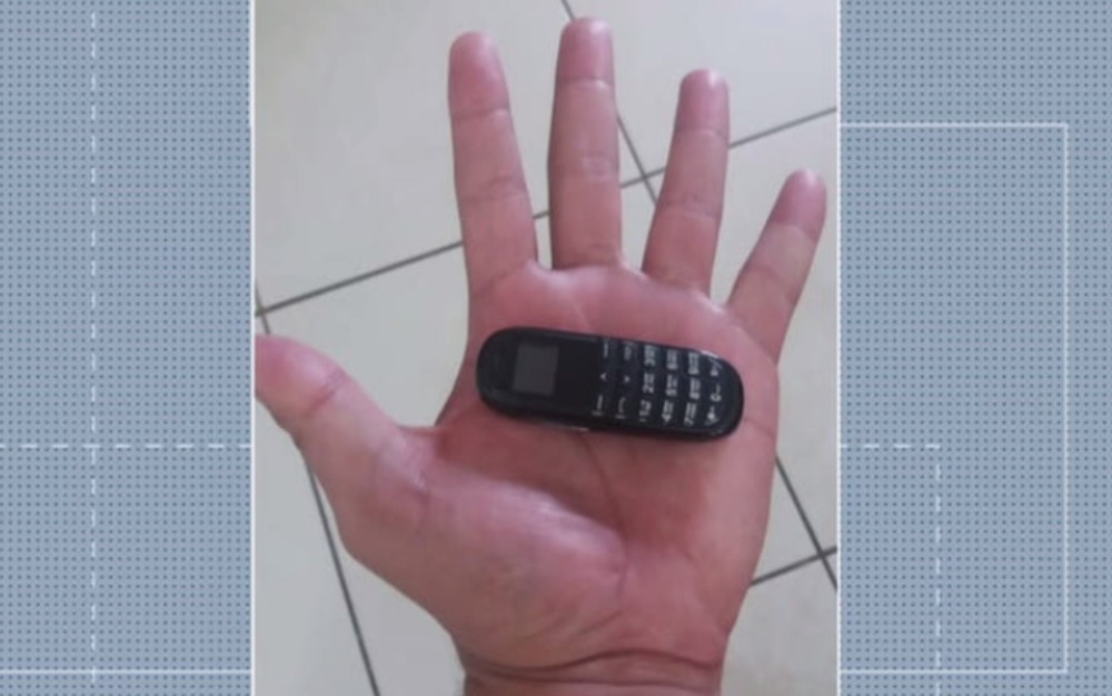 Minicelulares são apreendidos dentro de presídios