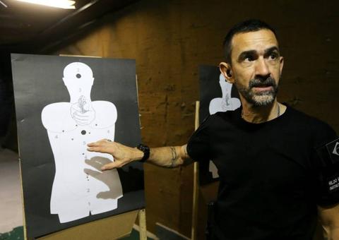 Após vitória de Bolsonaro, aumenta busca por cursos de tiros principalmente por mulheres