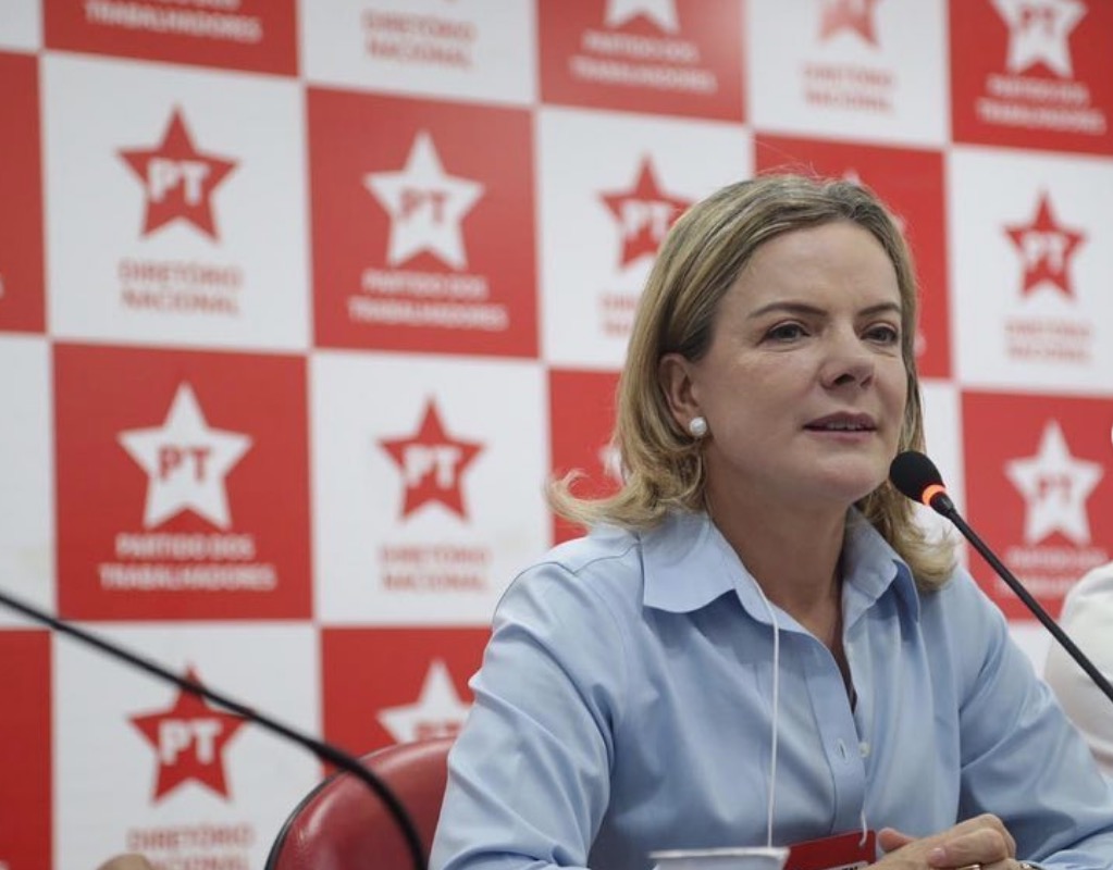 Após Moro aceitar convite, Gleisi ironiza: 'Ajudou a eleger, vai ajudar a governar'