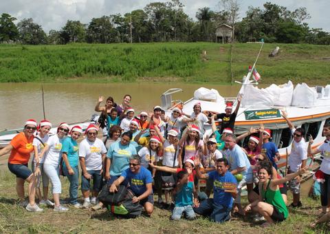 'Amigos do Papai Noel’ levam alegria para mais de 5 mil crianças do interior do Amazonas