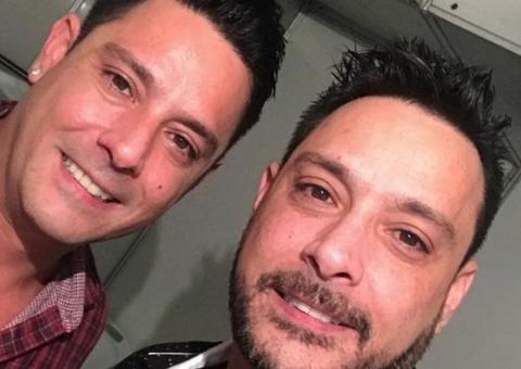 DESPUBLICADO: Vavá e Márcio realizam show na Meia Noite Acaba em Manaus