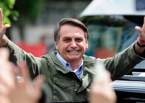 Bolsonaro diz que não vai interferir na atuação de Moro na Justiça: 'É um superministério'