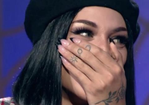 Irmã gêmea de Pabllo Vittar surpreende cantora no 'Encontro' 