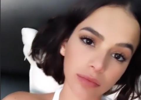 Bruna Marquezine é flagrada durante gravação com Emma Roberts em Los Angeles