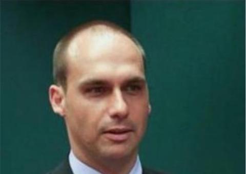 STF intima Eduardo Bolsonaro a se explicar por denúncia de ameaça