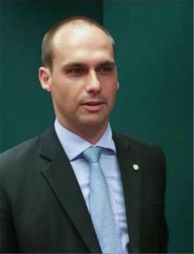 STF intima Eduardo Bolsonaro a se explicar por denúncia de ameaça