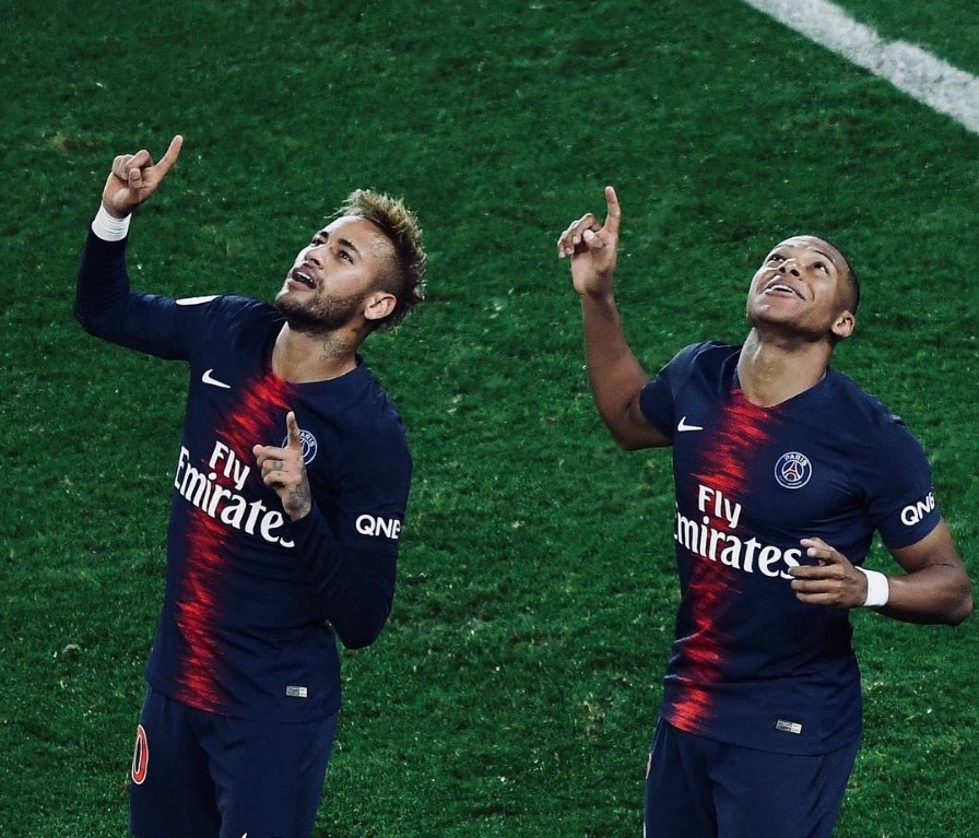 Mbappé e Neymar garantem 12ª vitória e marca histórica para o PSG