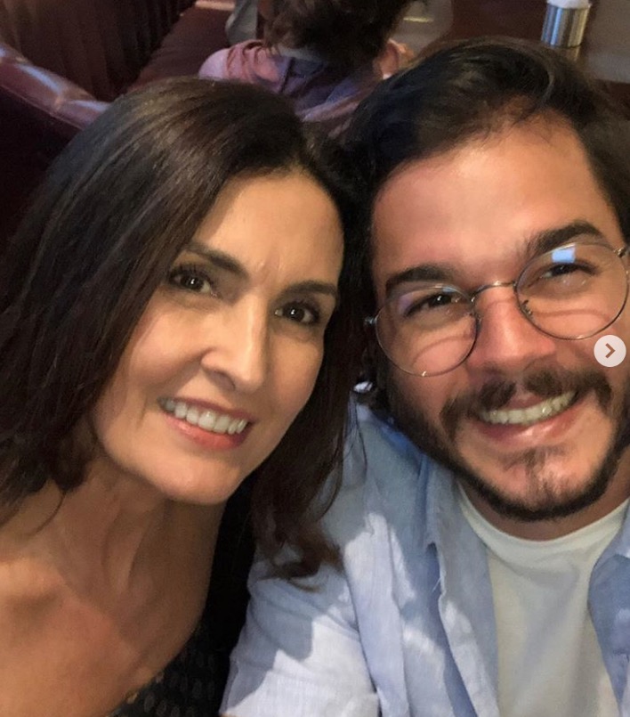 Túlio Gadelha e Fátima Bernardes comemoram 1 ano juntos e fazem programa para reviver romance