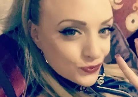 Mulher ganha R$ 480 mil por ano vendendo meias e sapatos sujos