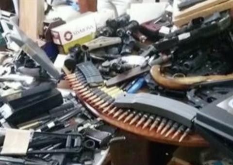 Argentina confisca 300 armas de guerra que seriam enviadas ao Comando Vermelho no Brasil