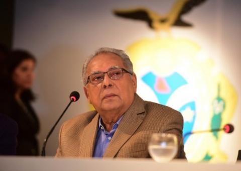 Amazonino Mendes decide mudar secretário de comunicação 