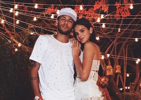 Neymar mantém quadro de Bruna Marquezine em casa e fãs tem esperança de reconciliação