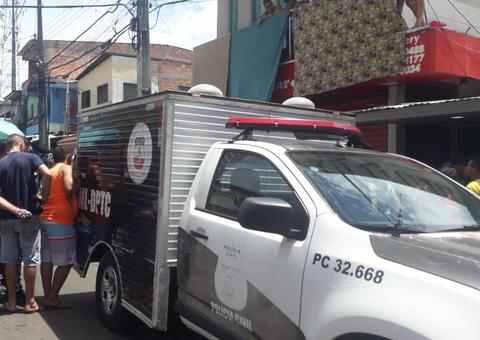 Homem é morto a tiros enquanto tomava café em Manaus 