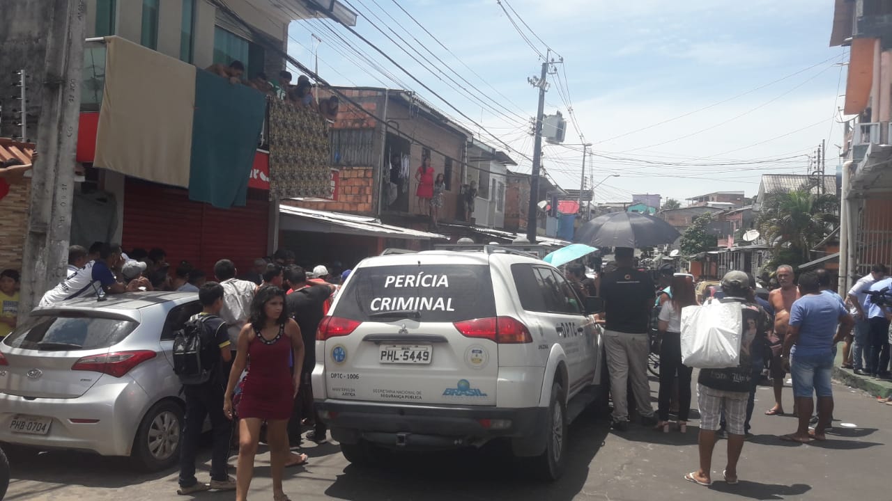 Homem é morto a tiros enquanto tomava café em Manaus 