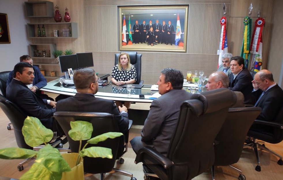 Wilson Lima realiza visita ao Tribunal e Ministério Público de Contas 