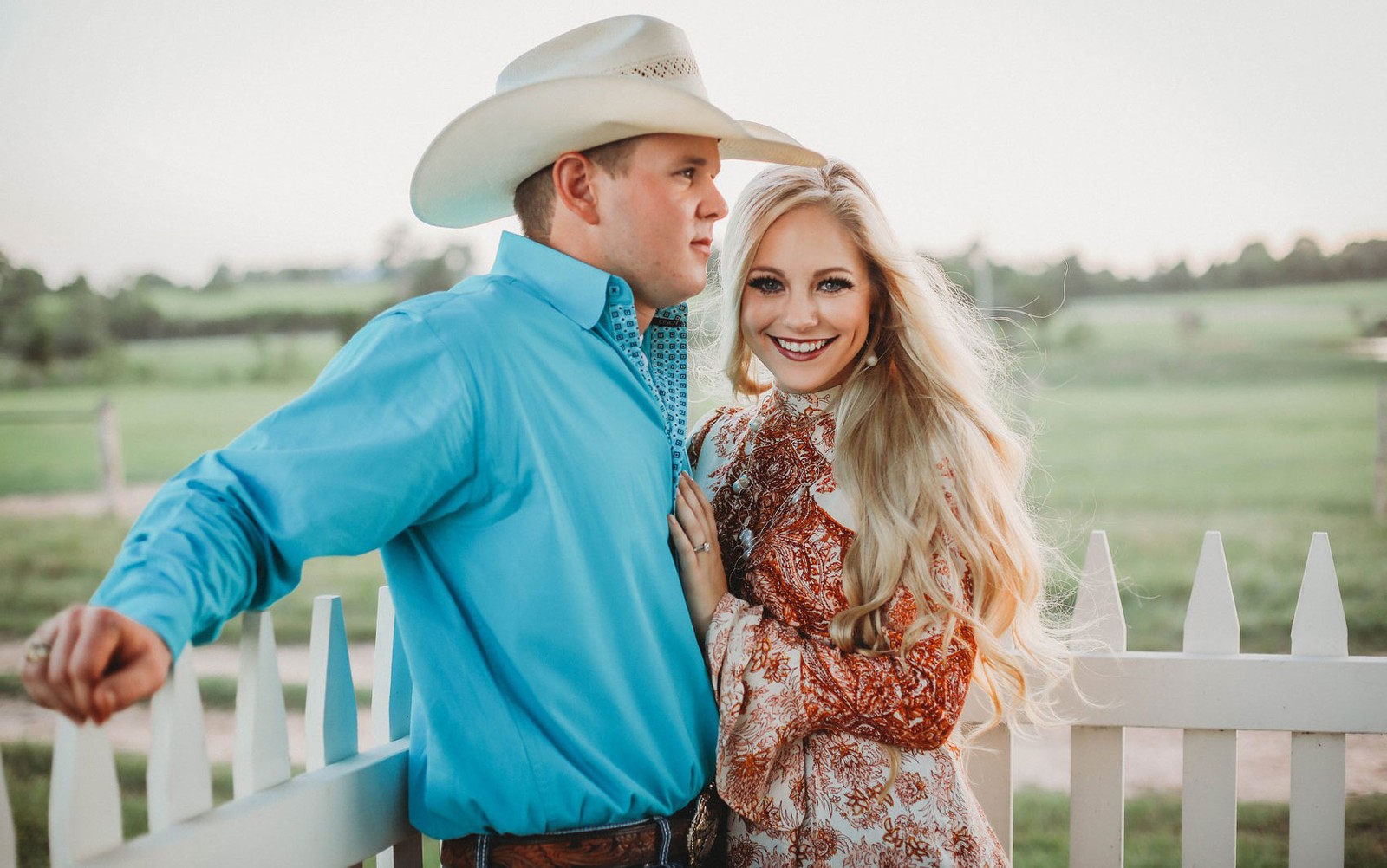 Casal morre em acidente de helicóptero após deixar festa de casamento