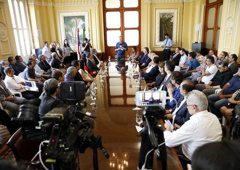 Prefeito cria Praça Elza Simões de Oliveira no Centro de Manaus