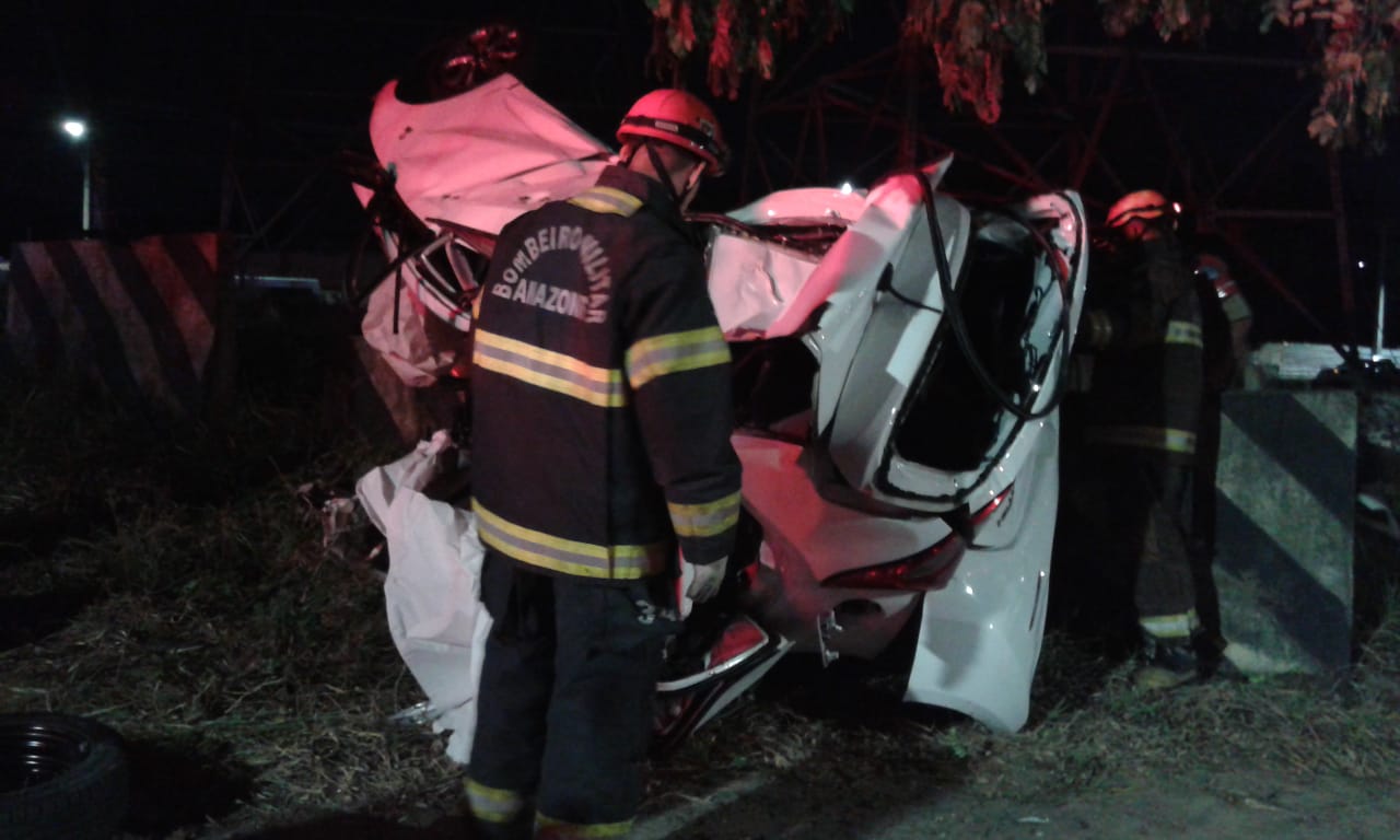 Jovem morre em acidente enquanto participava de suposto 'racha' em Manaus