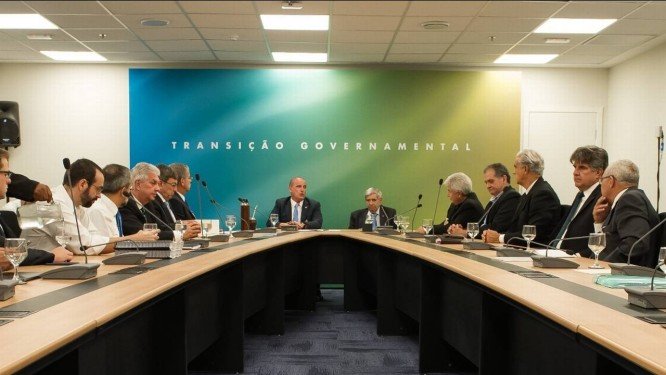 Equipe de transição de Bolsonaro tem 7 militares e nenhuma mulher