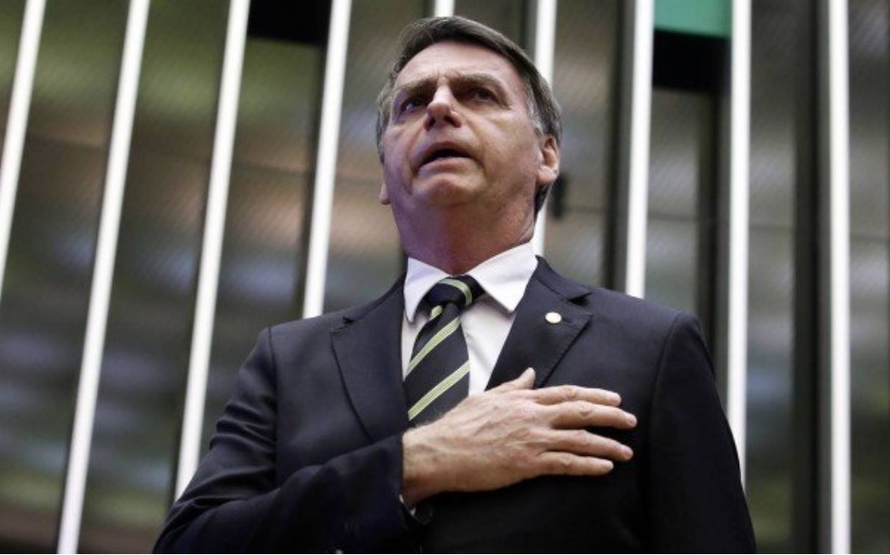 'Na democracia só há um Norte: o da Constituição', diz Bolsonaro em discurso no Congresso