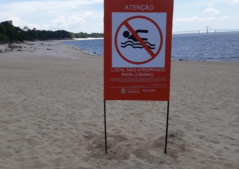 Praia da Ponta Negra recebe sinalização sobre locais proibidos para banho