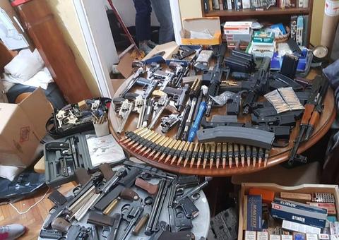 Traficantes de vários estados se uniram para comprar fuzis barrados na Argentina