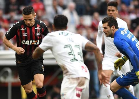 Em Curitiba, Atlético-PR e Flu iniciam luta por vaga na decisão da Sul-Americana