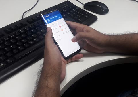 Serviços bancários feitos por celular aumentam no país, diz BC