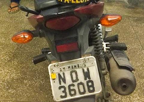 Em Manaus, homem é preso enquanto passeava com motocicleta roubada 